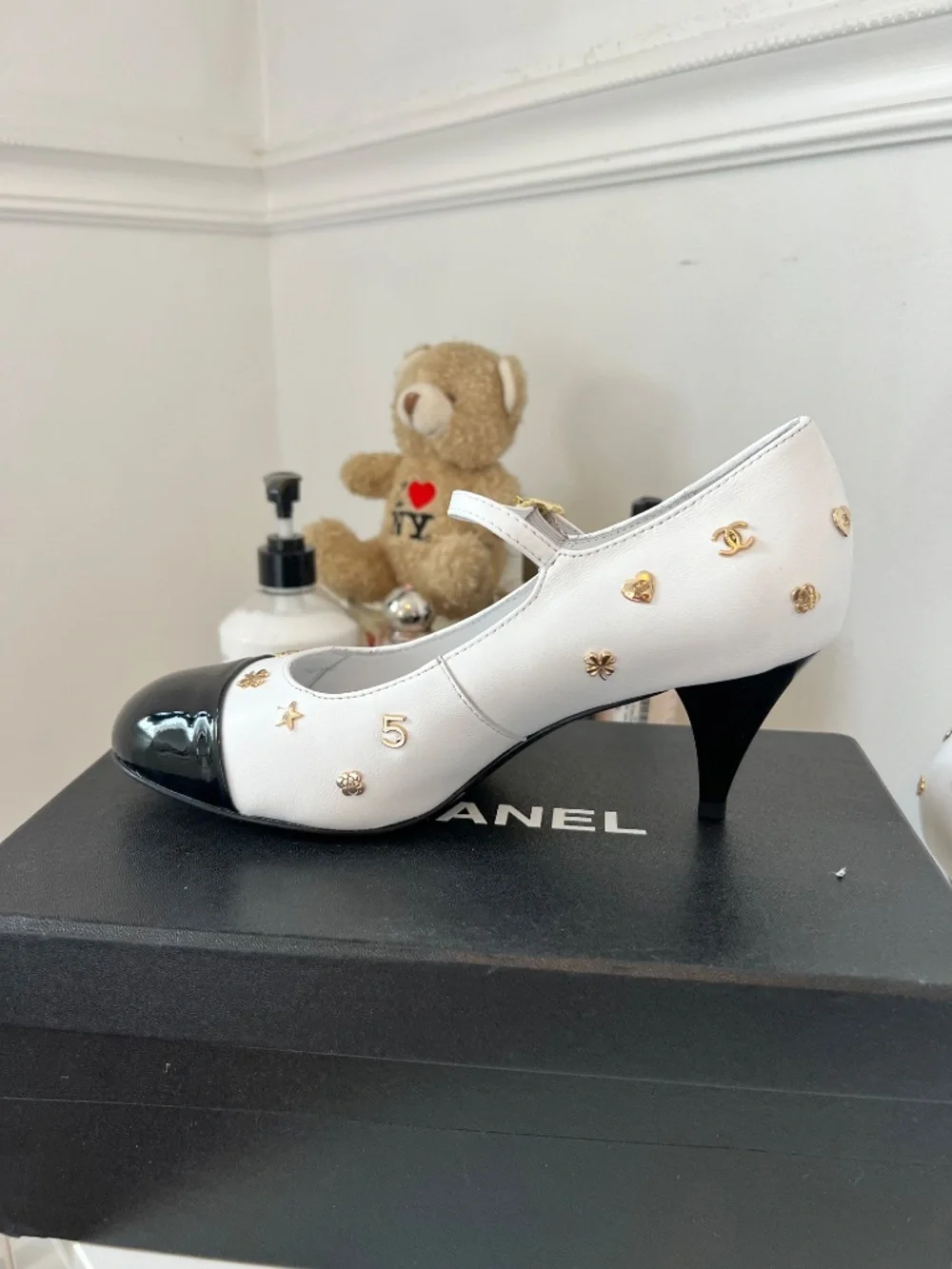 Chanel Patent Cap Toe Charms Mary Jane Pumps SZ 38